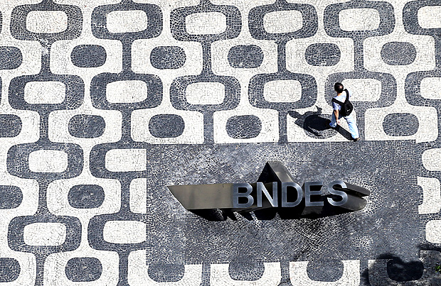 BNDES quer emitir letras de crédito imobiliário para pagar à União